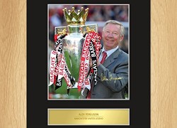 Sir Alex Ferguson Signed Mounted Photo Display